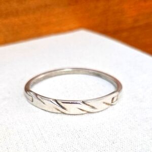 Alpaca Silver Mexico Hinged Bracelet Child Size